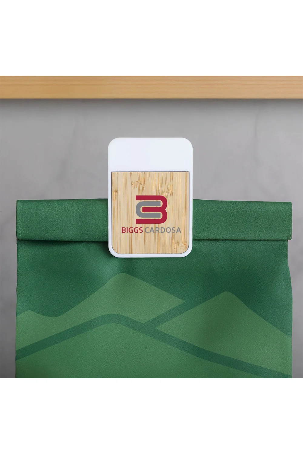Alternative view of Magnetic Bamboo Clip